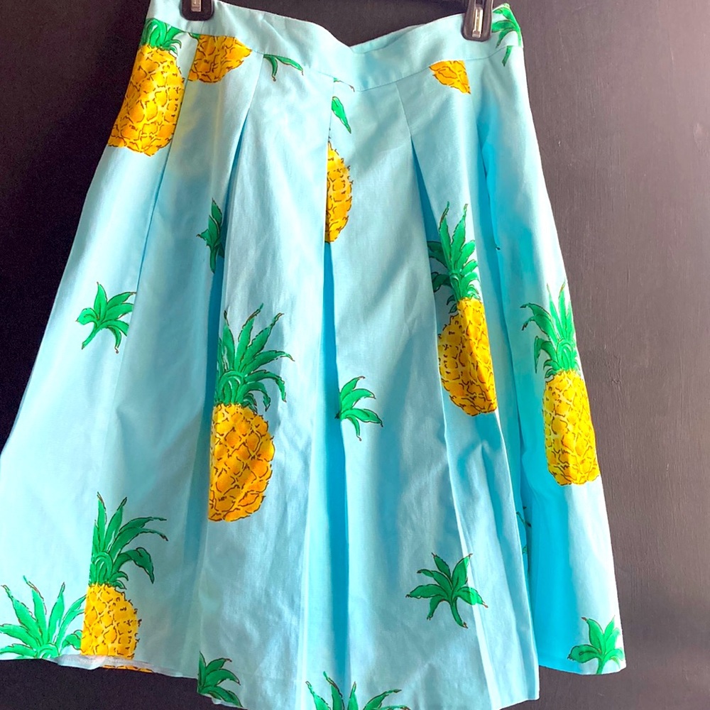 Pleated skirt